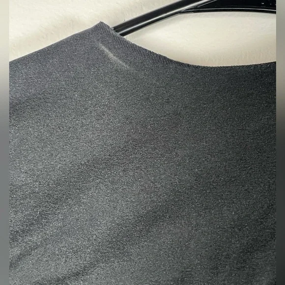 SKIMS ESSENTIAL CREW NECK LONG SLEEVE BODYSUIT Onyx Black - Picture 7 of 7